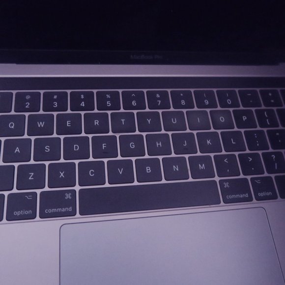 MacBook Pro - Picture 4 of 4